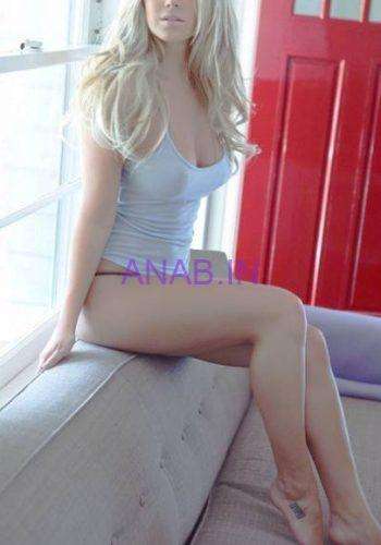 Sexy Chandigarh Housewife Call Girl Giving Sensual Pleasure