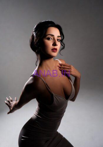 Ayra the Sexy 27-Year-Old Jaipur Housewife: Independent, Horny & Always Craving You! 🌹💦 (Premium Call Girl in Pink City)