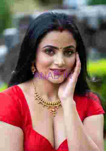 Sensual Divya – 39 Yr Mature Horny Desi Escort in Nagpur 💥 Experienced Luxury Pleasure & Deep Satisfaction Guaranteed!