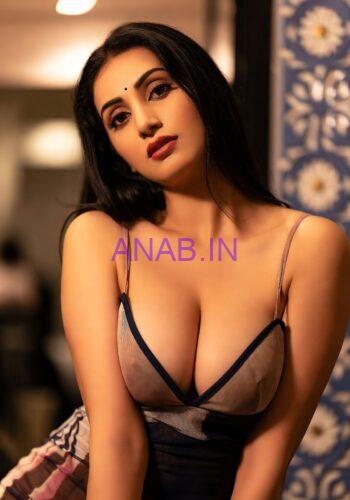 💖🌹 Horny Pooja: Mature Sexy Call Girl in Varanasi for Passionate Services & Erotic Thrills Anytime!
